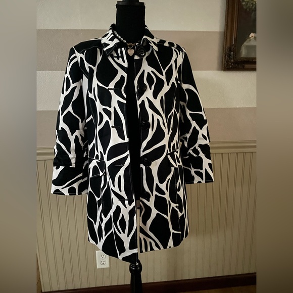 Anthracite by Muse Jackets & Blazers - Anthracite by Muse Women's Coat Size 8
Black White Print Size 8